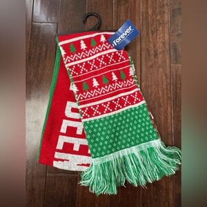 Forever Collectables Red and Green Holiday Scarf